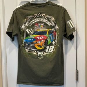 Kyle Busch M&M #18 Boys green NASCAR T-Shirt Joe Gibbs Racing size small